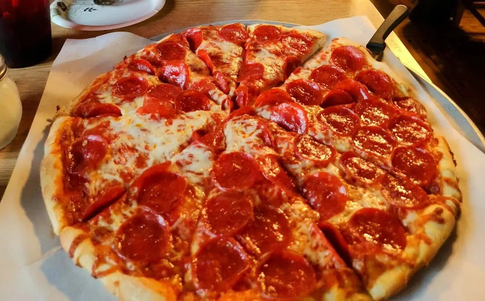 Large Pepperoni Pizza